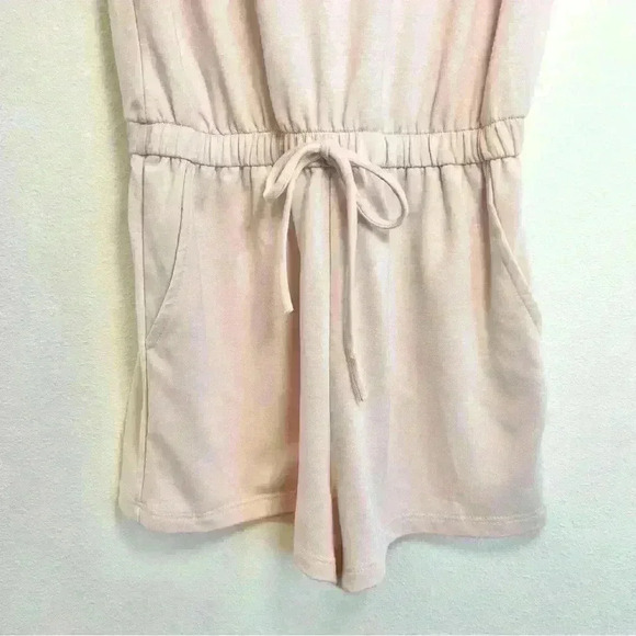 Wasabi + Mint Women’s Light Pink Short Romper Size Small - Picture 3 of 10